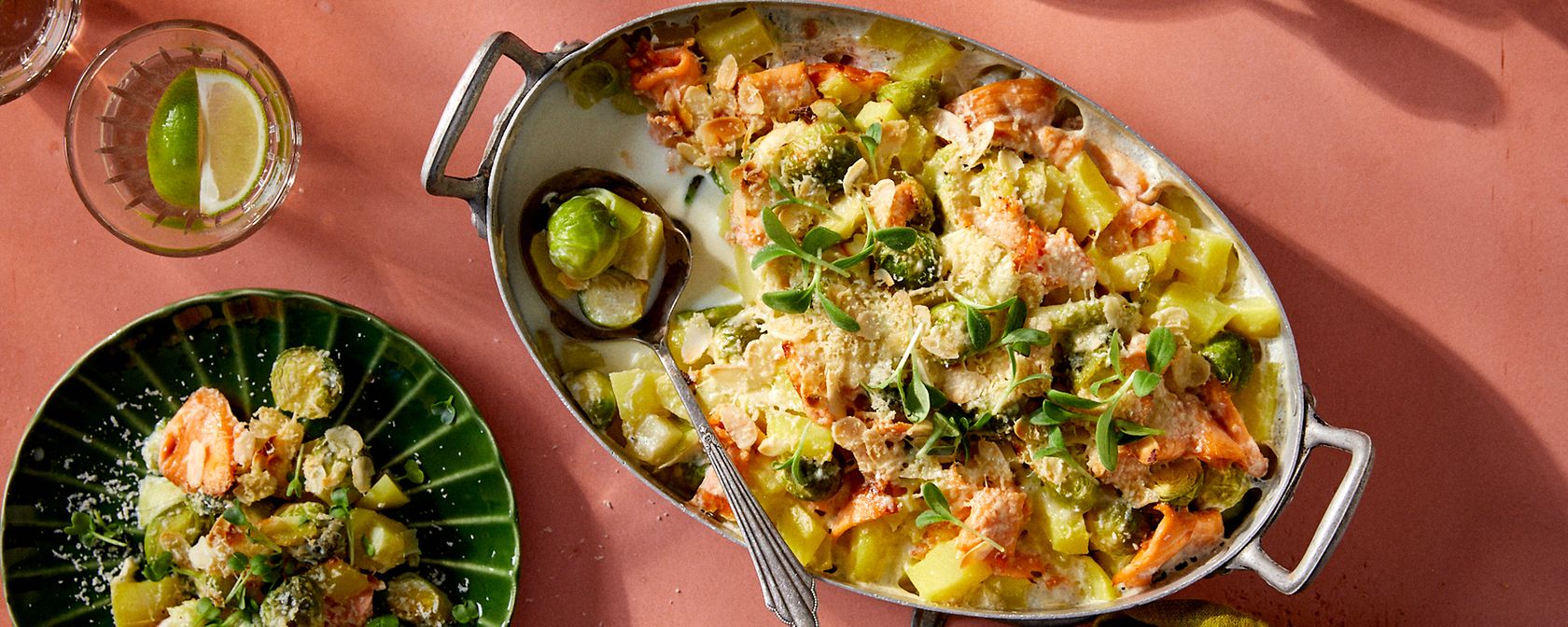 Rosenkohl-Lachs-Gratin mit Parmesan und Mandeln | Die Techniker